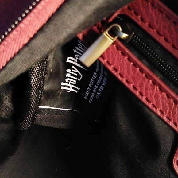 Harry Potter Hogwarts Red Backpack w/ Adjustable straps Movie Series - Picture 12 of 15